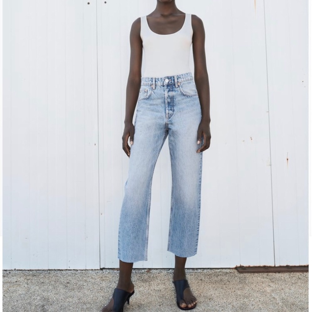 Zara high rise straight leg jean. Size 0